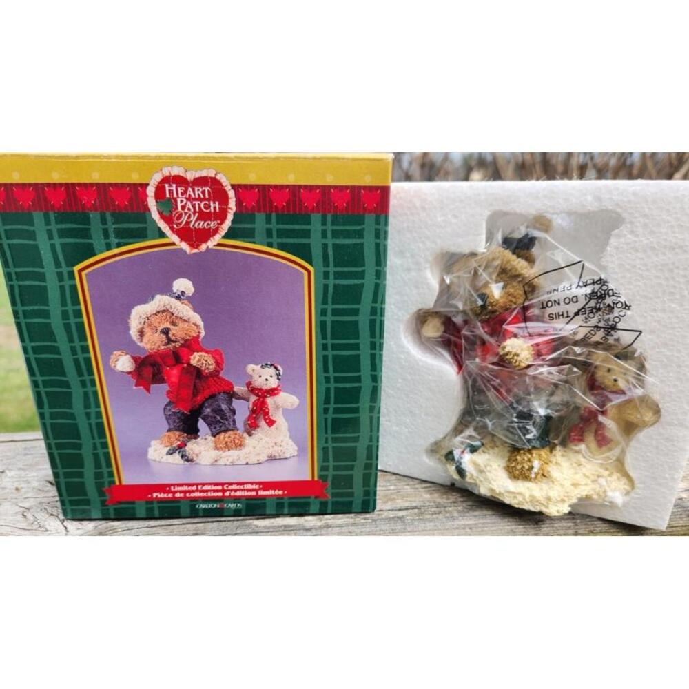 Heart Patch Place Bear Snowball Fight Figurine Limited Edition Carlton Cards